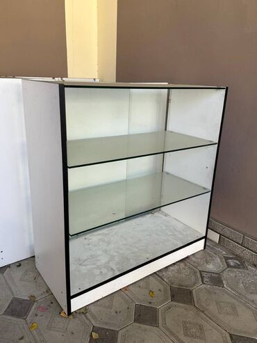 мебель на заказ в баку: Vitrin 2 ədəddir. Ölçü 1 metrin 90a. 1-i 70 manat