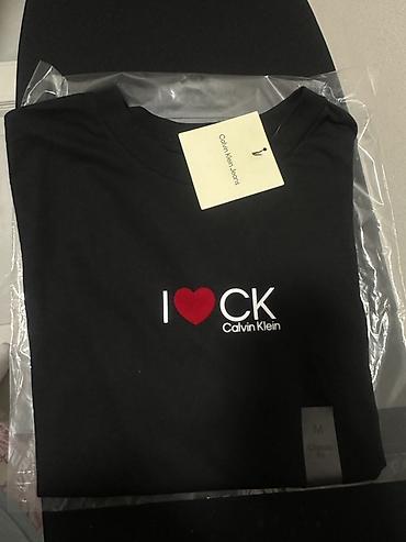 Calvin Klein “I ❤️ CK” qara T‑shirt - Brend: Calvin Klein Jeans -