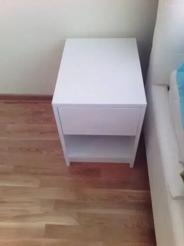 komoda 100x100 ikea: Noćni Ormarić 5 📏 Dimenzije: Širina: 40 cm Dubina: 40 cm Visina: 40