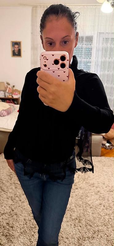beli halteri: Potpuno ocuvana majica sa tilom preko. Od gospodje sudije koja preko — 1