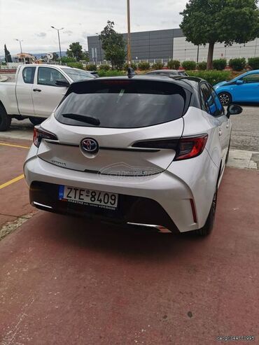 Toyota: Toyota Corolla: 1.8 l. | 2023 έ. Πούλμαν — 4