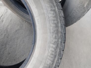 гречневый подушка: Шиналар 225 / 65 / R 17, Кыш, Комплект, Жеңил унаалар, Bridgestone