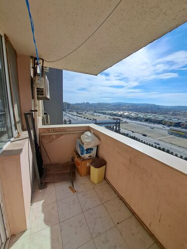 Uzunmüddətli kirayə mənzillər: Xırdalanda, ər-riyad ilə üzbəüz, 199nömrəli avtobusun son — 10