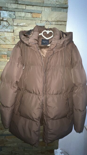 зимние женские куртки бишкек: Пуховик, По колено, С капюшоном, S (EU 36)