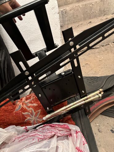 Кронштейны: Новый !!! Универсальный Настенный кронштейн для телевизора подходить at lalafo.kg — 5 Кронштейны: Новый !!! Универсальный Настенный кронштейн для телевизора подходить — 5