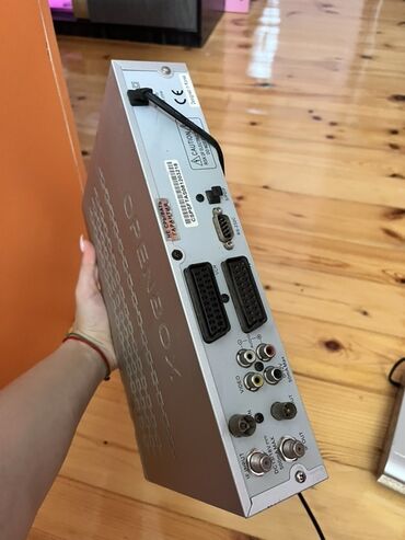 işlənmiş profnastil: Openbox peyk qəbuledicisi rəqəmsal televiziya siqnallarını qəbul etmək