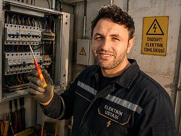 7/24 Xidmətinizdəyəm. Zaur Usta Elektrik Peşəkar elektrik ustası