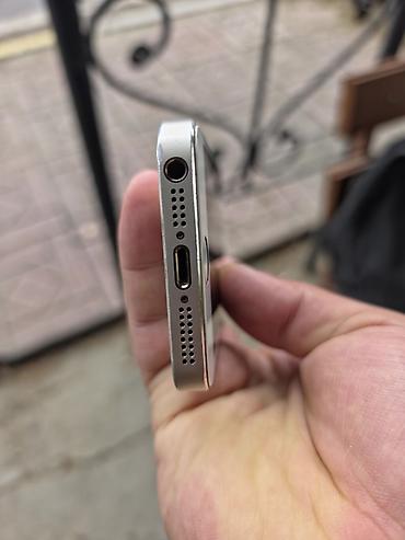 Apple iPhone: IPhone SE, Ağ, Barmaq izi — 10