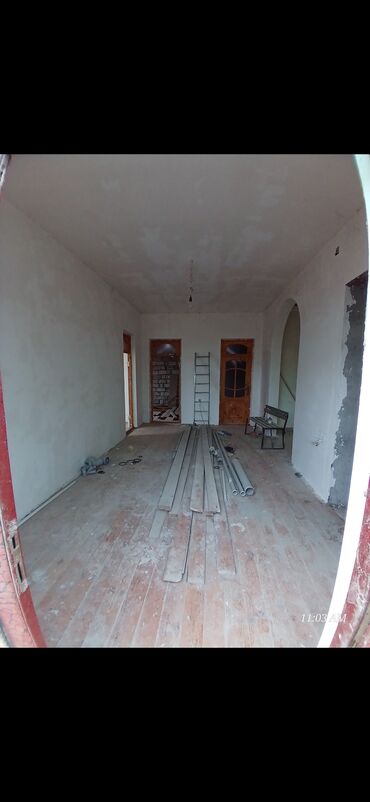 Həyət evləri və villaların satışı: Tecılı satılır real alıcı elaqe saxlasın — 2