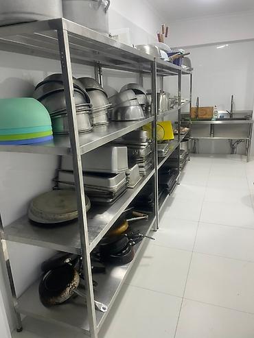 Другое оборудование для фастфудов: Профессиональные стеллажи из нержавеющей стали, профессиональные столы — 4