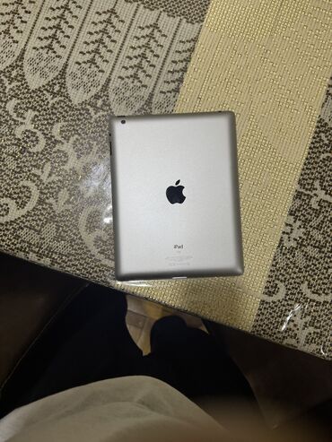 planşetlər ipad: Ipad modelA416 16gb zaryadkasi var. Ehtiyat hissesi kimi istifade