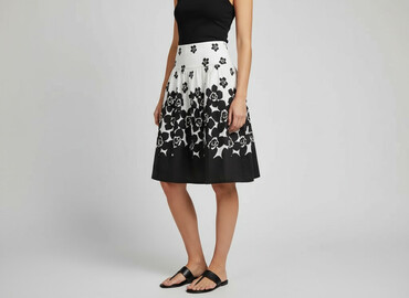 spódnice woskowana czarne: Women`s skirt, size M