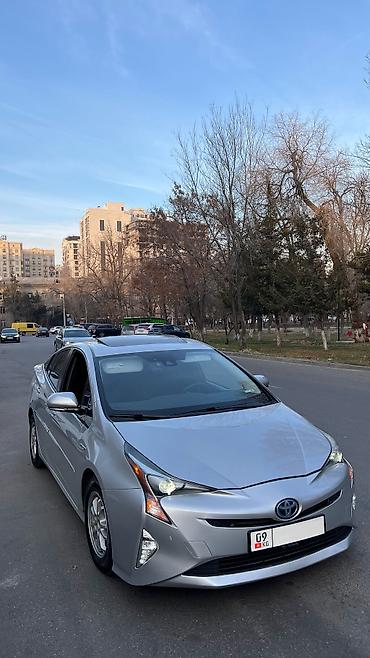 Toyota: Toyota Prius: 2018 г., 1.8 л, Вариатор, Гибрид, Седан — 1