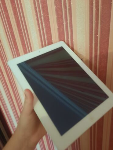 ipad 10 2: İpad 2 var satilir hec bir problemi yoxdu iclouda dusub sadece 32gb