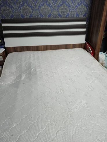 kravat satilir: İşlənmiş, İkinəfərlik çarpayı, Matras ilə