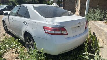 авто жпс: Продается белый автомобиль Toyota Camry. Седан с просторным салоном и