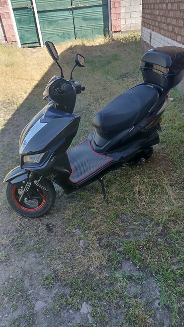 Скутеры: Скутер M8, 150 куб. см, Бензин, Б/у