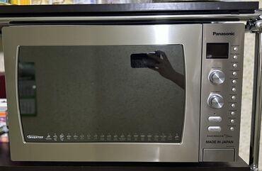 Кухонные комбайны и измельчители: Микроволновка Panasonic, Отдельностоящая, С грилем, цвет - Серебристый, Б/у