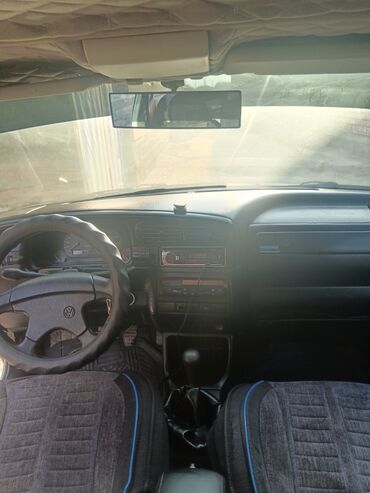 Volkswagen: Volkswagen Vento: 1994 г., 1.8 л, Механика, Бензин, Седан — 27