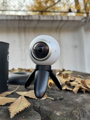 видеокамеры маленькие: Samsung Gear 360