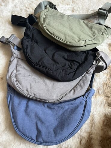мужские бананки: Сумка через плечо под Uniqlo (crossbody/бананка), мягкая тканевая, в