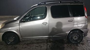 camry xv25: Toyota Yaris Verso: 2004 г., 1.3 л, Механика, Бензин, Хэтчбэк — 6