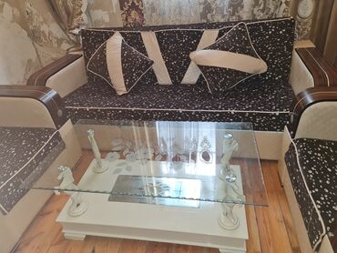 metbex divanı: Di̇van-kravat, İşlənmiş, Açılan, Bazalı, Parça, Çatdırılma yoxdur