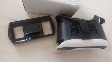 Oprema za video igre: VR Box naočare sa daljinskim Zamisli da sediš kod kuće, a oko tebe – — 6