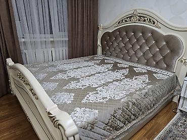 160: Двуспальная кровать в классическом стиле. - Размер: ориентировочно — 4