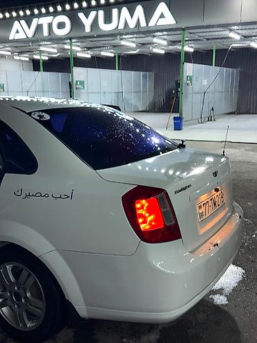 Daewoo: Daewoo Gentra: 1.6 l | 2014 il — 3