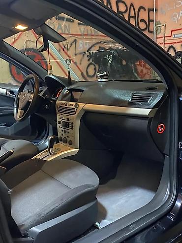 opel astra qiyməti: Opel Astra: 1.9 l | 2007 il 567946 km Sedan — 1