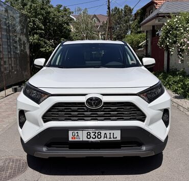 Toyota: Toyota RAV4: 2019 г., 2.5 л, Автомат, Бензин, Кроссовер