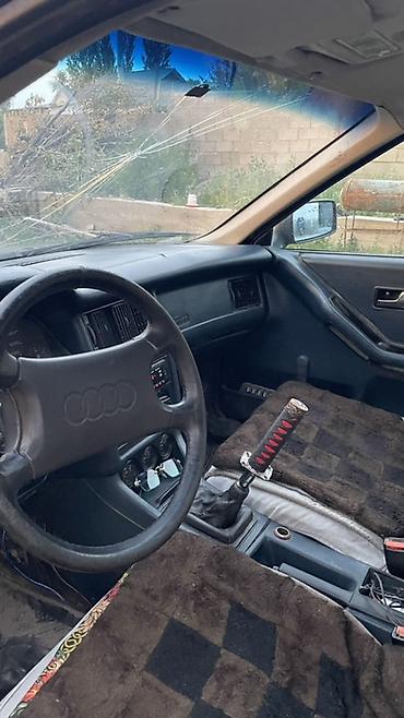 купить скричеры: Audi 80: 1990 г., Механика, Седан — 2
