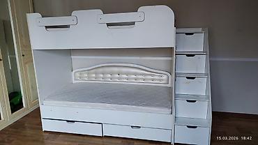 Двухъярусные детские кровати: Двухъярусная детская кровать, Б/у, ЛДСП, цвет - Белый — 2