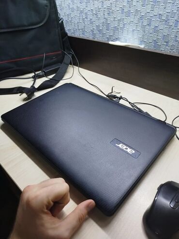 Masaüstü kompüterlər və iş stansiyaları: Acer Aspire ES 15 (model: ES1-531-C4S4) noutbuk Texniki göstəricilər