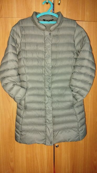 куртка узун: Пуховик демисезонный размер 40- 42. Цена 300 сом