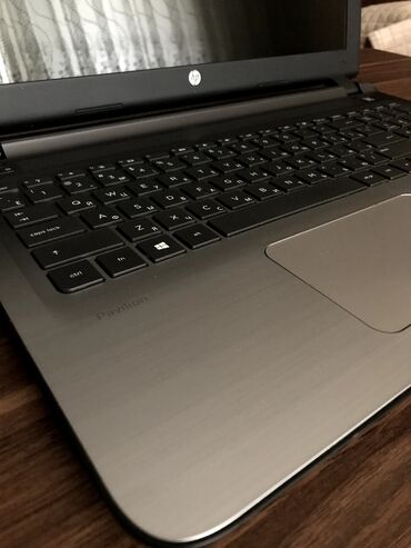 Samsung: HP Pavilion Prosessor i3 -5 Ram 8gb Videokart 4gb-intel+6gb-amd