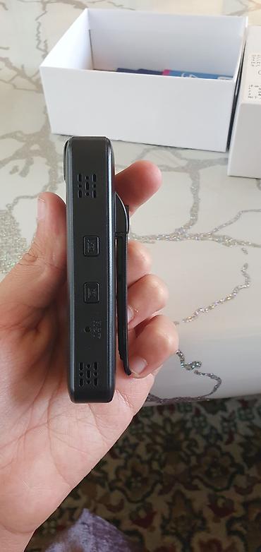 macbook pro m4: Миниатюрная портативная видеокамера с клипсой - Форм‑фактор — 4