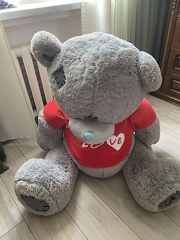 i̇lan yumşaq oyuncaqlar: Böyük ölçülü peluş ayı oyunçağı - Rəng: boz, mavi burunlu - Üst — 1