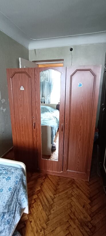 otaq qapıları qapilar: İşlənmiş, Açılan, 3 qapılı Düz dolab, Qarderob, paltar dolabı, Azərbaycan