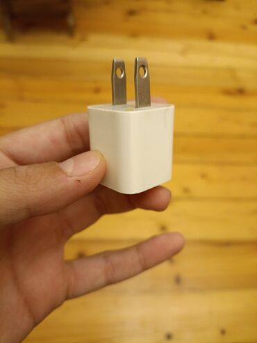 apple adapter: Adapter Apple, 12 Vt, İşlənmiş