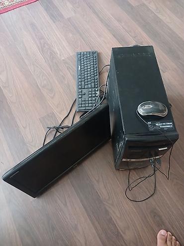 komputerlər stolustu: HP Compaq stolüstü kompüter dəsti Tərkib: - HP Compaq sistem bloku — 3