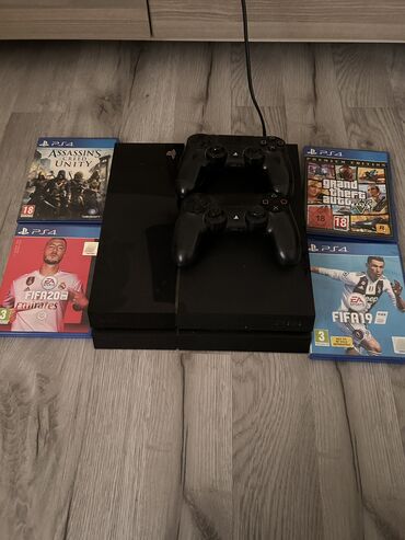 pes 4 купить: Ps 4.Ustunde 4 dene disk veririk.Hec bir problemi yoxdu.Yaddas 512