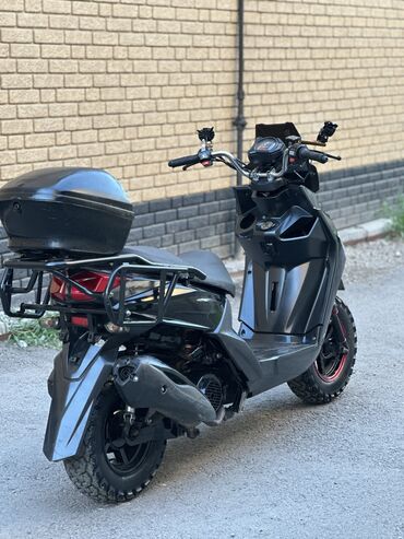 скутеры 50 кубов: Скутер Yamaha, 150 куб. см, Бензин, Б/у