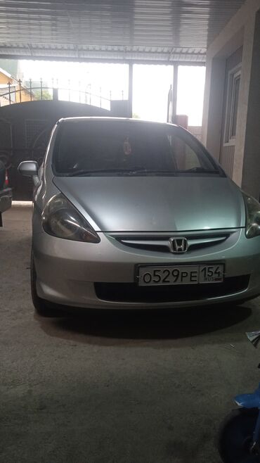 tayota runx: Honda Fit: 2001 г., 1.3 л, Автомат, Бензин, Седан