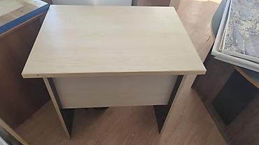 Ofis mebeli: Kompakt ofis/iş masası - Material: laminat/LDSP taxta səth - Rəng — 1