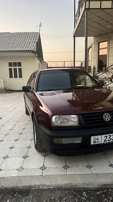 Volkswagen: Volkswagen Vento: 1993 г., 1.8 л, Механика, Бензин, Седан — 3
