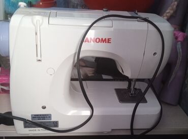 закуртка машинка: Тигүүчү машина Janome, Механикалык