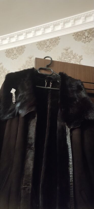 Kürklər: Qadin Kürk. Heç bir problemi yoxdur. 36-38 Razmer geyinenlere çox — 1