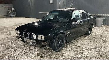 бмв е 318: BMW 5 series: 1988 г., Механика, Бензин, Седан — 4